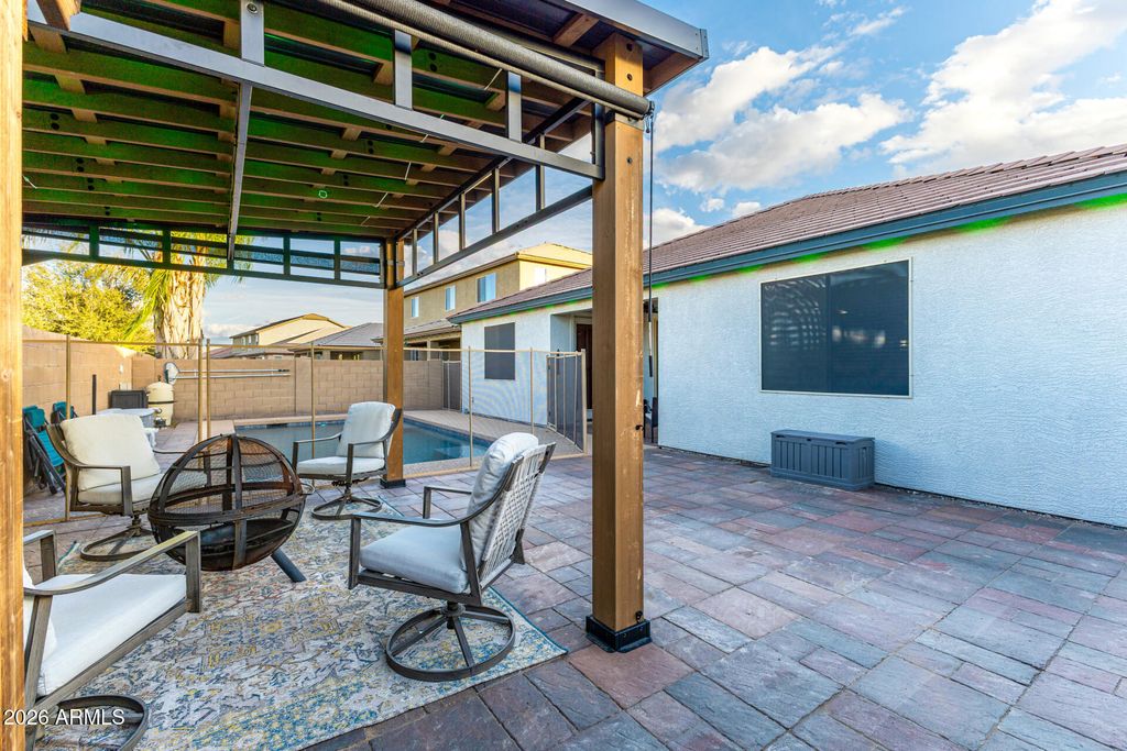 Image 42 of property listing at 744 W DESERT HOLLOW Drive, San Tan Valley, AZ 85143