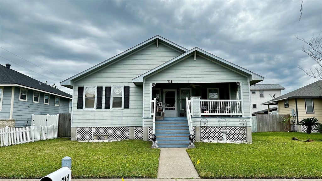 711 31st Street, Galveston, TX 77550