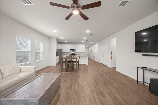 11624 Whirlaway Drive, Willis, TX 77318