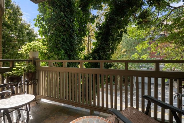 49 Winchester St 2, Brookline, MA 02446