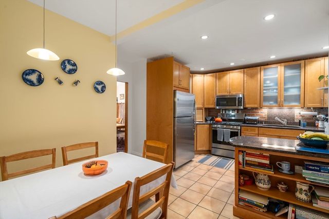 49 Winchester St 2, Brookline, MA 02446
