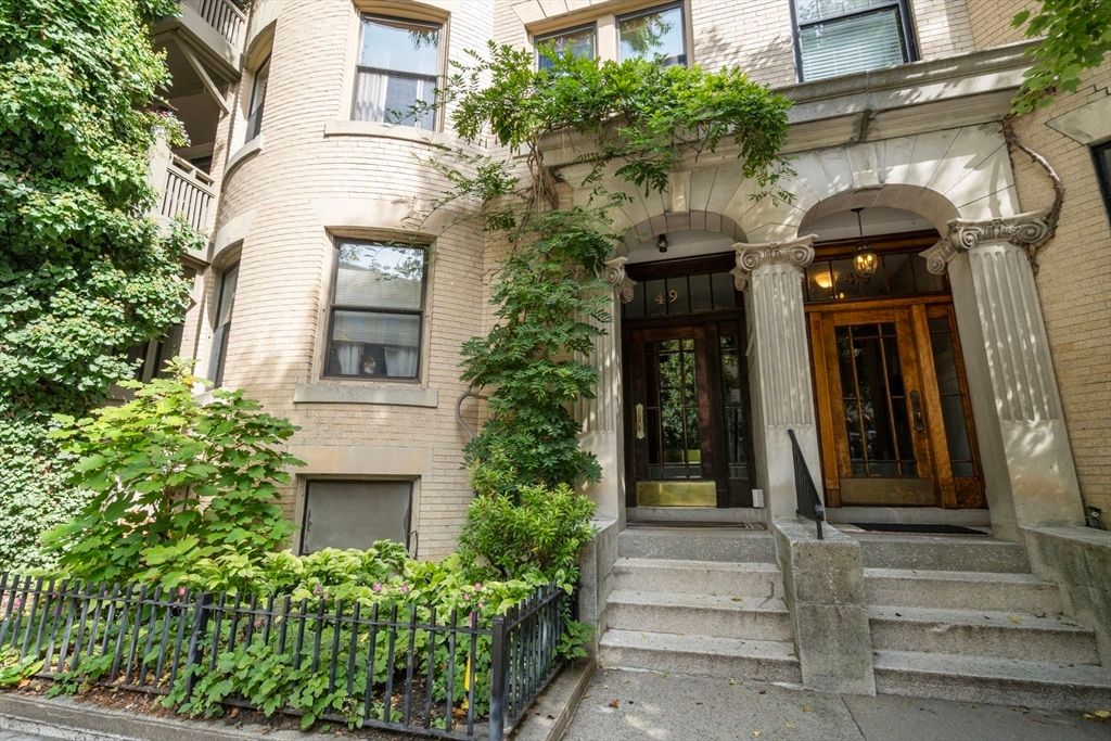 49 Winchester St 2, Brookline, MA 02446