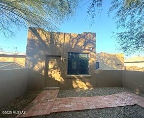 2324 E 6th Street B, Tucson, AZ 85719
