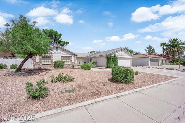 2004 Canterbury Drive, Las Vegas, NV 89119