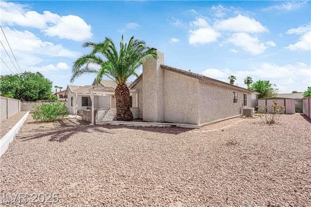 2004 Canterbury Drive, Las Vegas, NV 89119