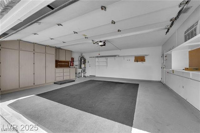 2004 Canterbury Drive, Las Vegas, NV 89119