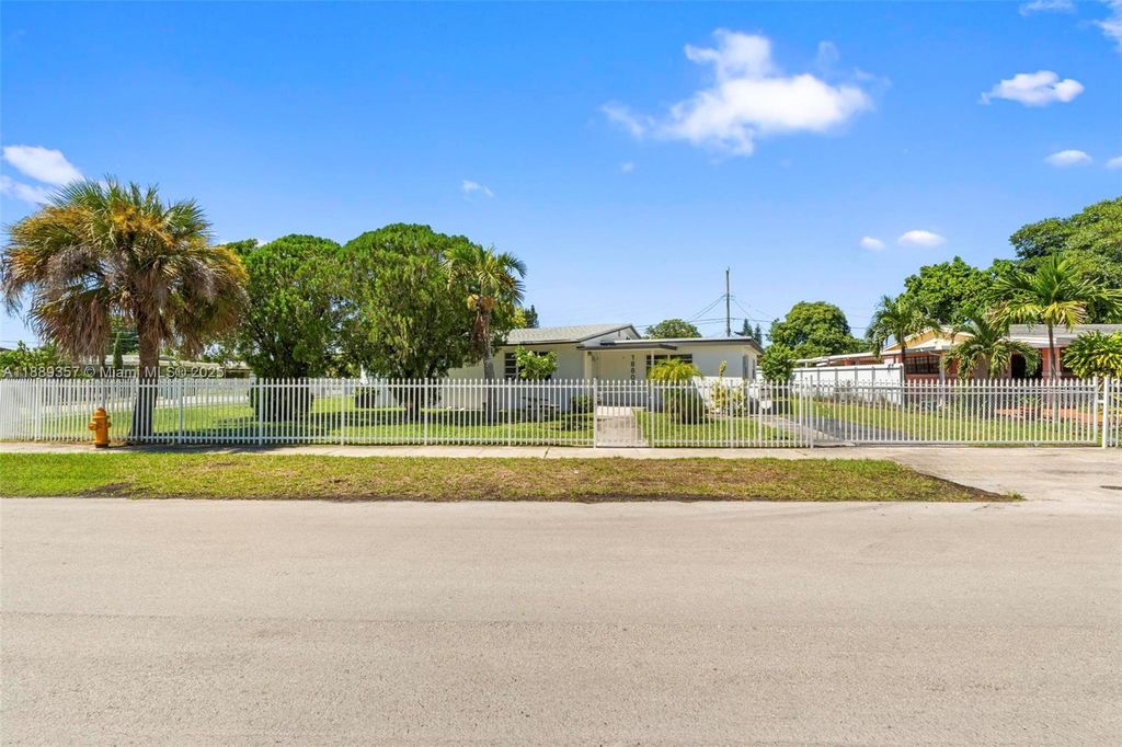 18800 NW 39th Ct, Miami Gardens, FL 33055