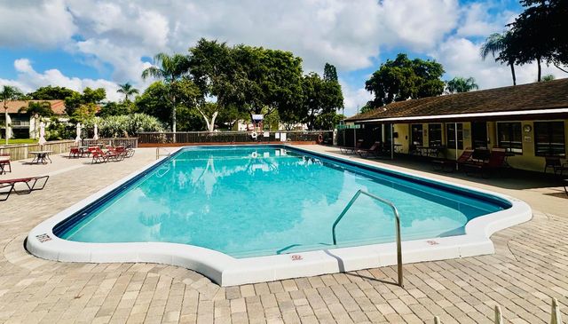 4759 Sable Pine Circle Circle A1, West Palm Beach, FL 33417