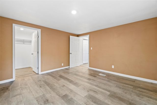 269 Lake Shadow Circle, Mabank, TX 75156