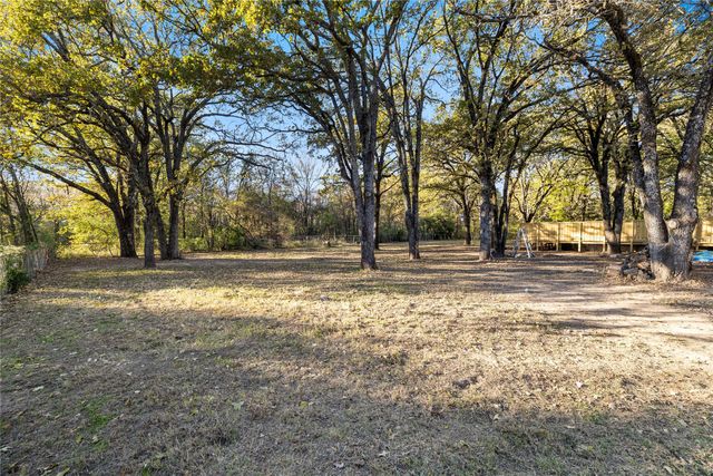 269 Lake Shadow Circle, Mabank, TX 75156