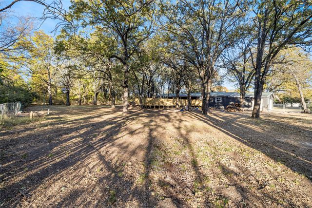 269 Lake Shadow Circle, Mabank, TX 75156