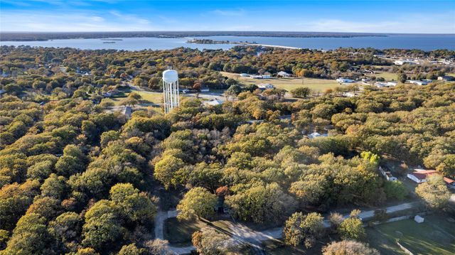 269 Lake Shadow Circle, Mabank, TX 75156