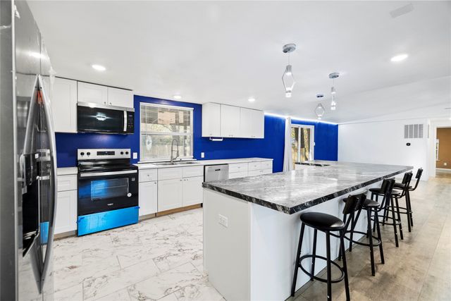 269 Lake Shadow Circle, Mabank, TX 75156