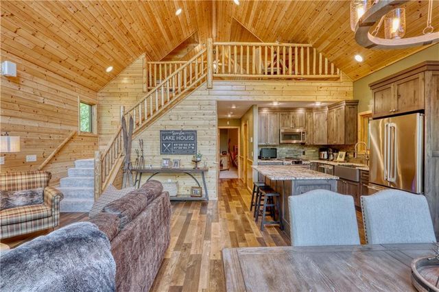 15870W Tanager Trail, Hayward, WI 54843