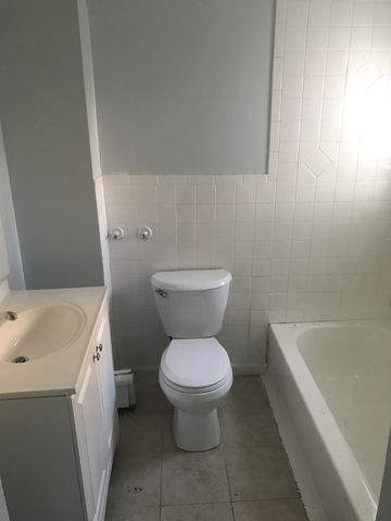 806 Warren Ave 1, Brockton, MA 02301