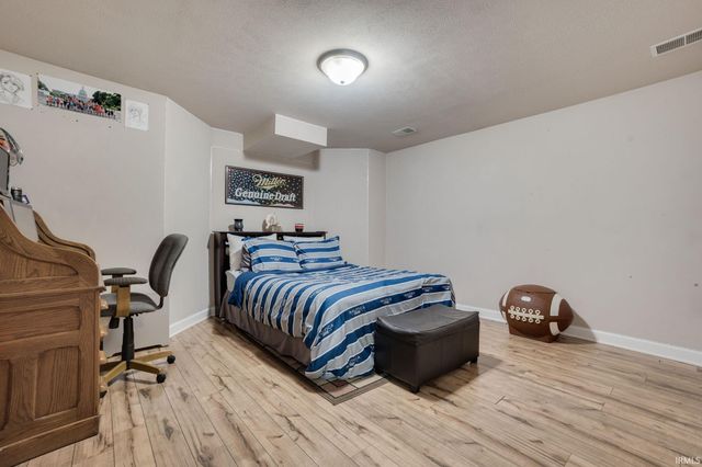 51265 Enchanted Oak Court, South Bend, IN 46628