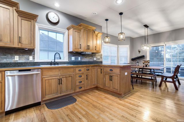 51265 Enchanted Oak Court, South Bend, IN 46628