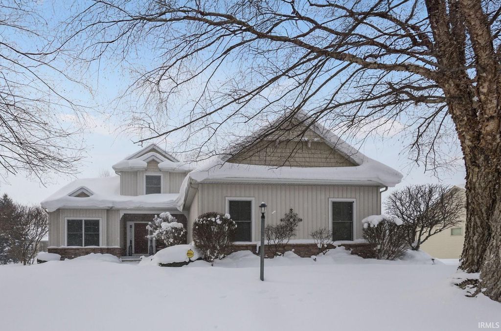 51265 Enchanted Oak Court, South Bend, IN 46628