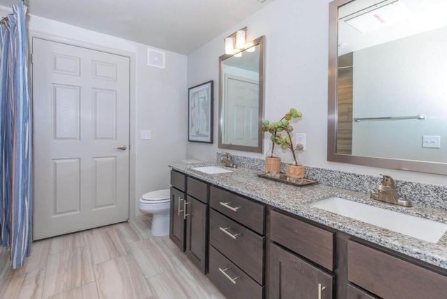 907 South Road 7202, Baytown, TX 77521