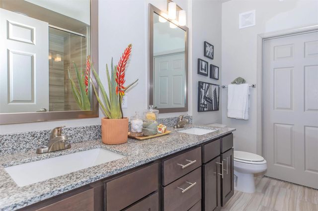 907 South Road 7202, Baytown, TX 77521