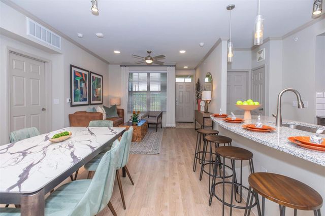 907 South Road 7202, Baytown, TX 77521