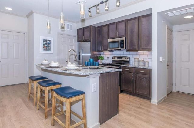 907 South Road 7202, Baytown, TX 77521