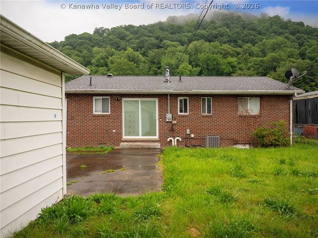 5225 Midland Drive, Charleston, WV 25306