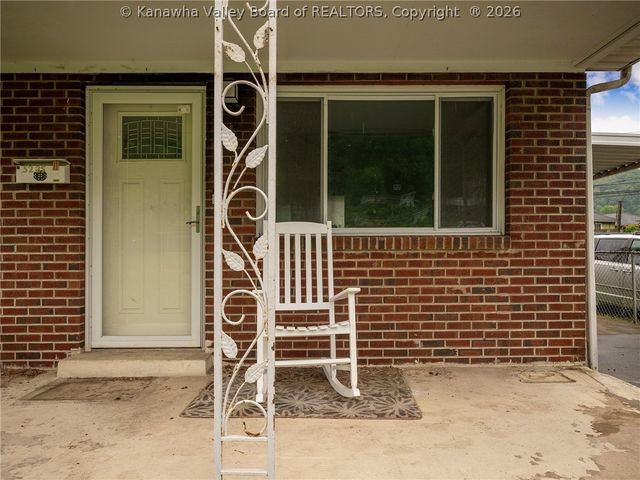 5225 Midland Drive, Charleston, WV 25306