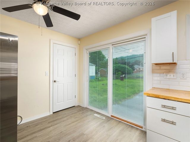 5225 Midland Drive, Charleston, WV 25306