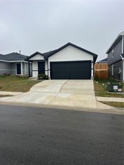 214 Alkali DR, Buda, TX 78610