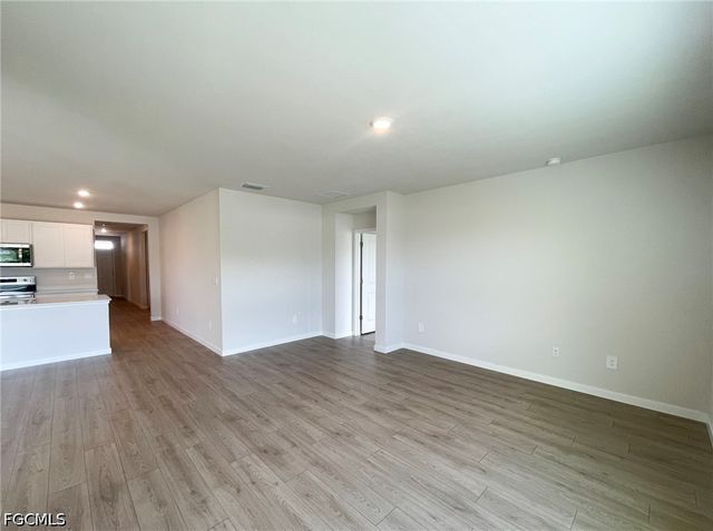 920 NE 10th ST, Cape Coral, FL 33909