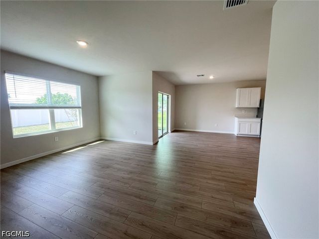 920 NE 10th ST, Cape Coral, FL 33909