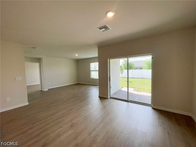 920 NE 10th ST, Cape Coral, FL 33909