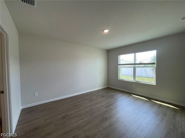 920 NE 10th ST, Cape Coral, FL 33909