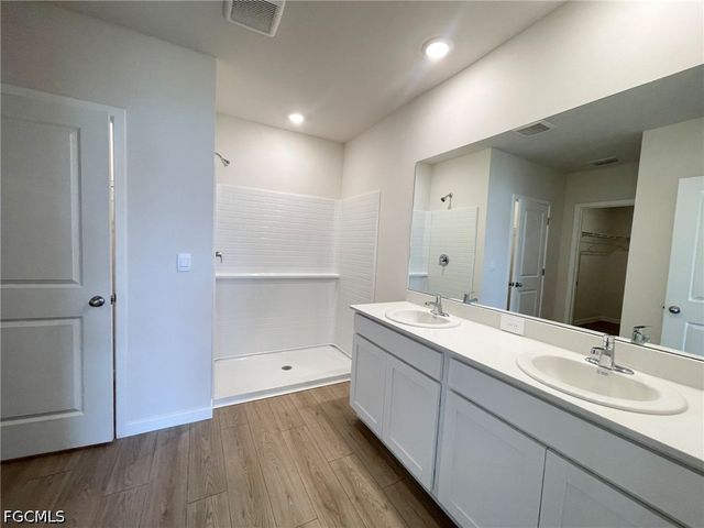 920 NE 10th ST, Cape Coral, FL 33909