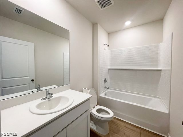 920 NE 10th ST, Cape Coral, FL 33909