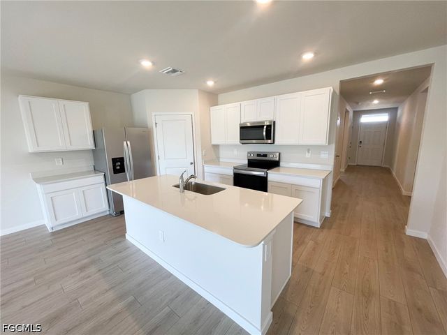 920 NE 10th ST, Cape Coral, FL 33909