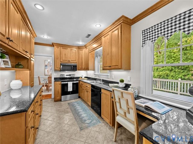 216 Ross Rd, Henrico, VA 23229