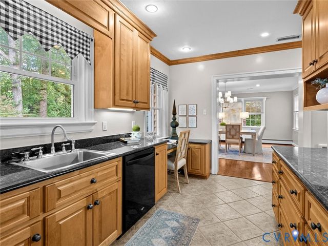 216 Ross Rd, Henrico, VA 23229