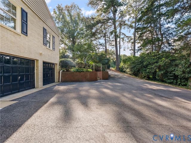 216 Ross Rd, Henrico, VA 23229