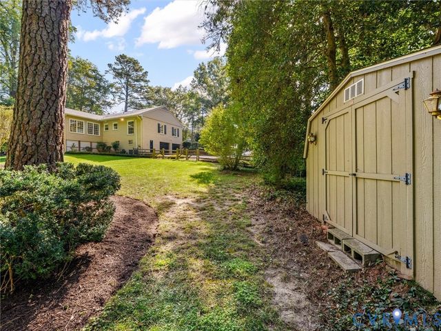 216 Ross Rd, Henrico, VA 23229
