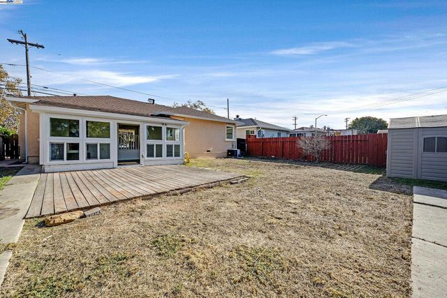 17137 Via Alamitos, San Lorenzo, CA 94580