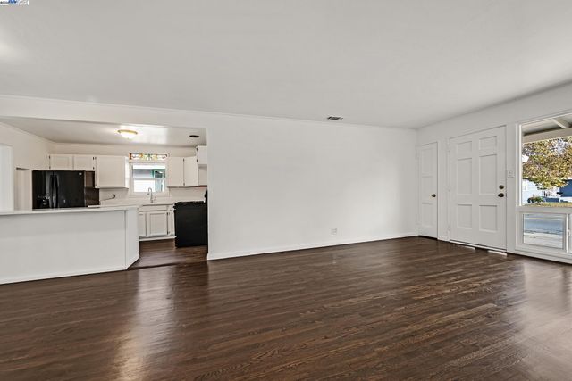 17137 Via Alamitos, San Lorenzo, CA 94580