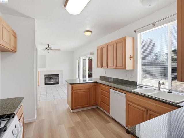 2356 Yorkshire Dr, Antioch, CA 94531