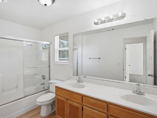 2356 Yorkshire Dr, Antioch, CA 94531