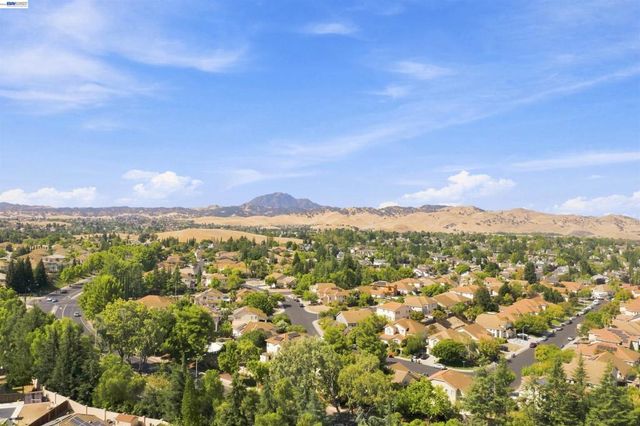 2356 Yorkshire Dr, Antioch, CA 94531