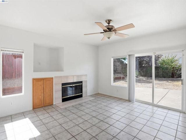 2356 Yorkshire Dr, Antioch, CA 94531