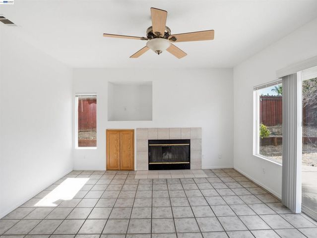 2356 Yorkshire Dr, Antioch, CA 94531
