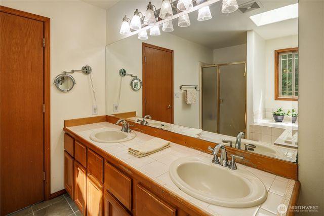 825 204th Drive SE, Snohomish, WA 98290