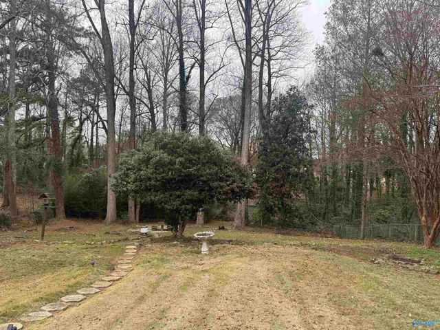 239 NW Hampton Road NW, Hartselle, AL 35640